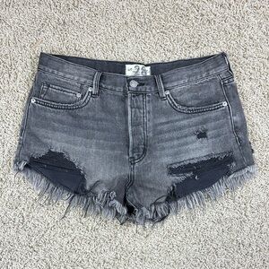 We the Free black distressed cut off frayed denim shorts sz 28